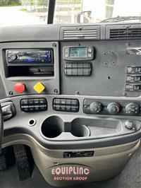 2017 Freightliner CASCADIA 6X4 T/A SLEEPER TRUCK