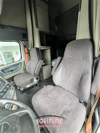 2017 Freightliner CASCADIA 6X4 T/A SLEEPER TRUCK
