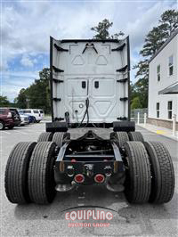 2017 Freightliner CASCADIA 6X4 T/A SLEEPER TRUCK