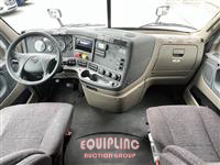 2017 Freightliner CASCADIA 6X4 T/A SLEEPER TRUCK