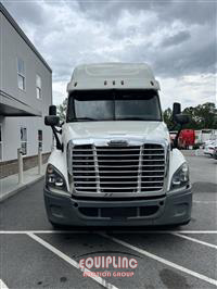 2018 Freightliner CASCADIA 6X4 T/A SLEEPER TRUCK