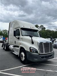 2018 Freightliner CASCADIA 6X4 T/A SLEEPER TRUCK