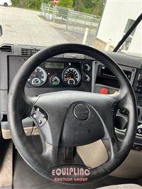 2018 Freightliner CASCADIA 6X4 T/A SLEEPER TRUCK