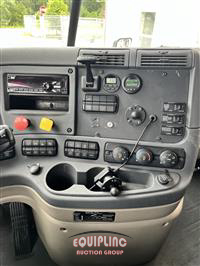 2018 Freightliner CASCADIA 6X4 T/A SLEEPER TRUCK