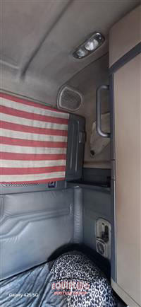 2018 Freightliner CASCADIA TRI/A SLEEPER TRUCK