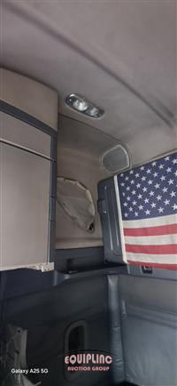 2018 Freightliner CASCADIA TRI/A SLEEPER TRUCK