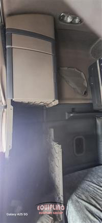 2018 Freightliner CASCADIA TRI/A SLEEPER TRUCK