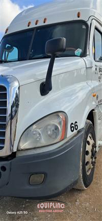 2018 Freightliner CASCADIA TRI/A SLEEPER TRUCK