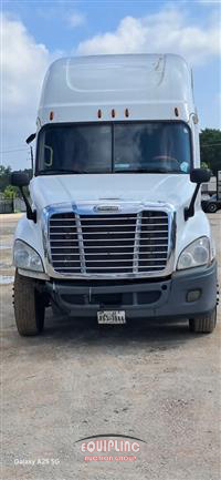 2018 Freightliner CASCADIA TRI/A SLEEPER TRUCK