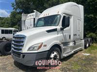 2019 Freightliner CASCADIA 6X4 T/A SLEEPER TRUCK