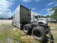2019 Freightliner CASCADIA 6X4 T/A SLEEPER TRUCK