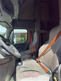 2016 Freightliner CASCADIA 6X4 T/A SLEEPER TRUCK