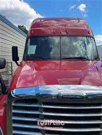 2016 Freightliner CASCADIA 6X4 T/A SLEEPER TRUCK