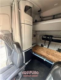 2022 Peterbilt 579 6X4 T/A SLEEPER TRUCK TRAC