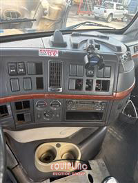 2006 VOLVO TRUCK VHD