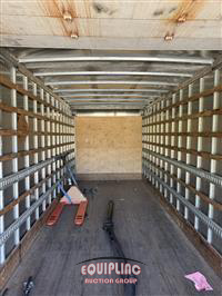 2020 Freightliner M2 4X2 S/A 26FT NON CDL BOX TR