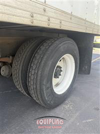 2020 Freightliner M2 4X2 S/A 26FT NON CDL BOX TR