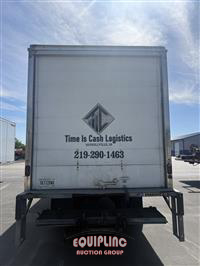 2020 Freightliner M2 4X2 S/A 26FT NON CDL BOX TR