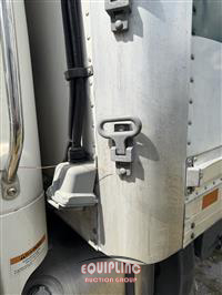 2019 Freightliner M2 4X2 S/A 26FT NON CDL REFRIG