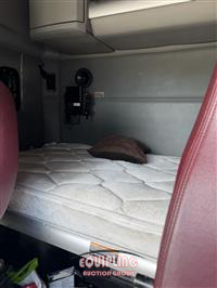 2020 Kenworth T680 6X4 T/A SLEEPER TRUCK TRA