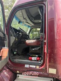 2020 Kenworth T680 6X4 T/A SLEEPER TRUCK TRA