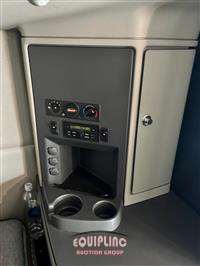 2019 Peterbilt 579 6X4 T/A SLEEPER TRUCK TRAC
