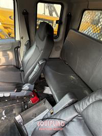2013 International 4400 4X2 S/A BUCKET TRUCK