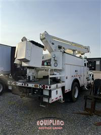 2013 International 4400 4X2 S/A BUCKET TRUCK