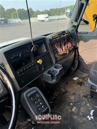 2013 International 4400 4X2 S/A BUCKET TRUCK