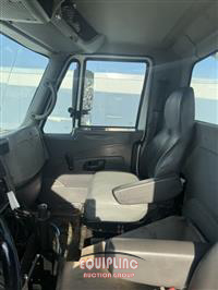 2011 International 7300 4X2 S/A BUCKET TRUCK