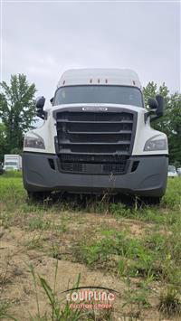 2020 Freightliner CASCADIA 6X4 T/A SLEEPER TRUCK