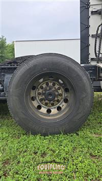 2020 Freightliner CASCADIA 6X4 T/A SLEEPER TRUCK