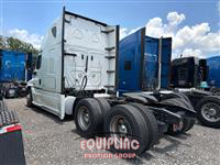 2019 Freightliner CASCADIA 6X4 T/A SLEEPER TRUCK