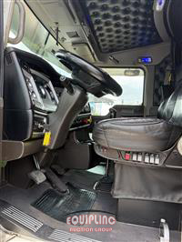 2019 Kenworth W900 6X4 T/A SLEEPER TRUCK TRA