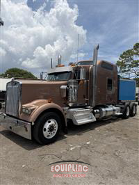 2019 Kenworth W900 6X4 T/A SLEEPER TRUCK TRA