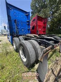 2019 Freightliner CASCADIA 6X4 T/A SLEEPER TRUCK