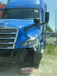 2019 Freightliner CASCADIA 6X4 T/A SLEEPER TRUCK