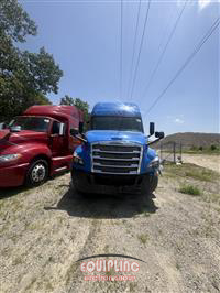 2019 Freightliner CASCADIA 6X4 T/A SLEEPER TRUCK