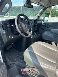 2019 GMC SAVANA 4X2 S/A 16FT BOX TRUCK