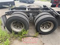 2020 Freightliner CASCADIA 6X4 T/A SLEEPER TRUCK