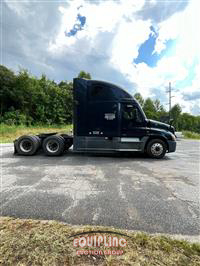 2018 Freightliner CASCADIA 6X4 T/A SLEEPER TRUCK