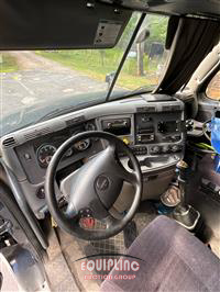 2018 Freightliner CASCADIA 6X4 T/A SLEEPER TRUCK