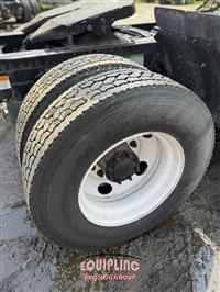 2013 Freightliner CA113DC 4X2 S/A DAY CAB TRUCK 