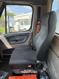 2013 Freightliner CA113DC 4X2 S/A DAY CAB TRUCK 