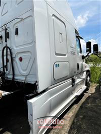 2018 Freightliner CASCADIA 125 6X4 T/A SLEEPER T