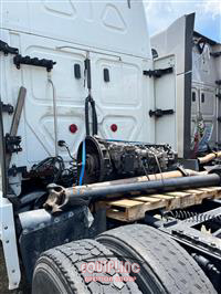 2018 Freightliner CASCADIA 125 6X4 T/A SLEEPER T