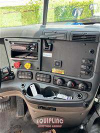 2018 Freightliner CASCADIA 125 6X4 T/A SLEEPER T