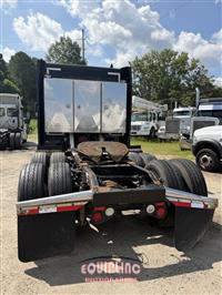 2015 Peterbilt 579 6X4 T/A MID ROOF TRUCK TRA