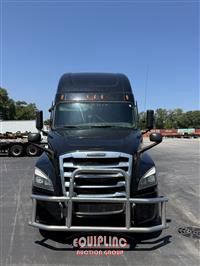 2022 Freightliner CASCADIA 6X4 T/A SLEEPER TRUCK