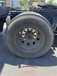 2022 Freightliner CASCADIA 6X4 T/A SLEEPER TRUCK